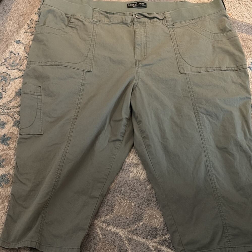 Women's 18 Cargo Shorts Olive Freedom Flex Button Pockets Flat Front